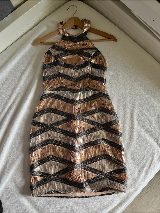 Charlotte Russe Dresses & Skirts - Charlotte Russe Rose Gold Sequin Halter Mini Dress with Black Chevron
